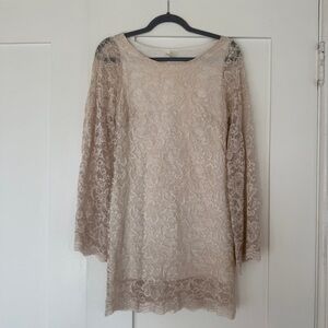 Lace dress in beige